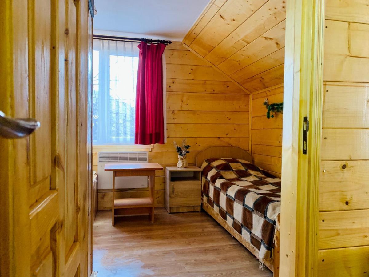 За Горбами Apartment Yaremche Bagian luar foto